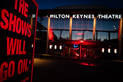 LightitRed 0000 Light it in Red Milton Keynes Theatre photo by Ben Carter White Event Productions